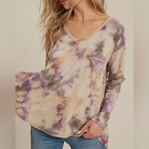 Tie-Dye V-Neck Long Sleeve Top